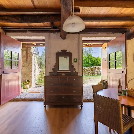 Casa Lavoura Em Requeixo *