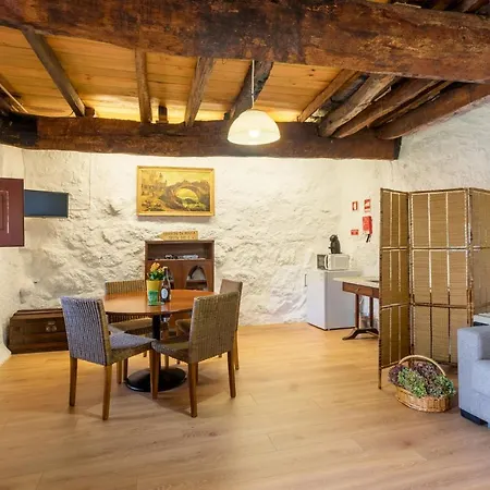 Casa Lavoura Em Requeixo *