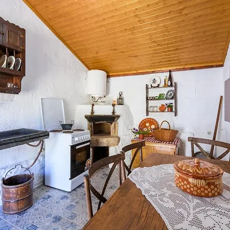 Casa Lavoura Em Requeixo *