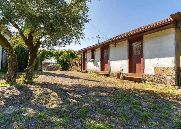 Casa Lavoura Em Requeixo *