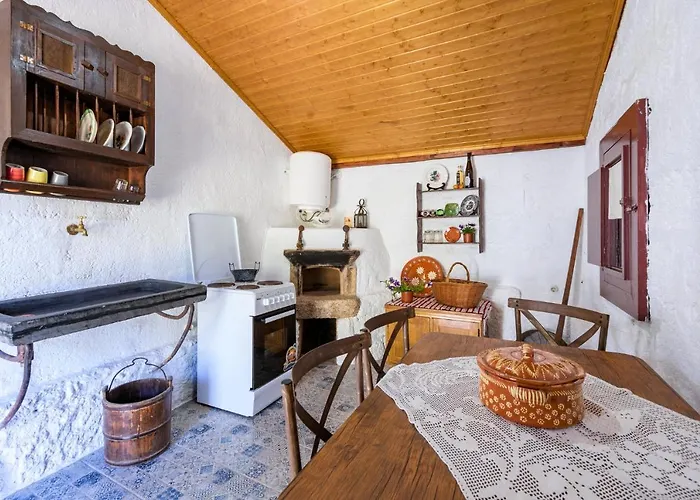 Casa Lavoura Em Requeixo *